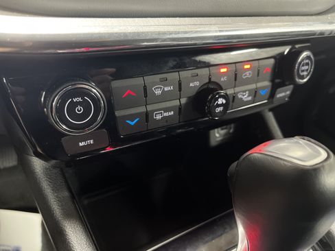 Used 2023 Jeep Compass Limited AWD/4WD image 24