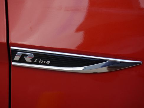 Used 2021 Volkswagen Jetta R-Line w/ R-Line Cold Weather Package image 8