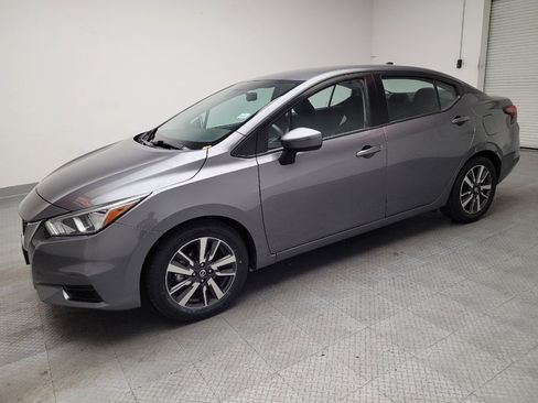 Used 2021 Nissan Versa SV FWD image 2
