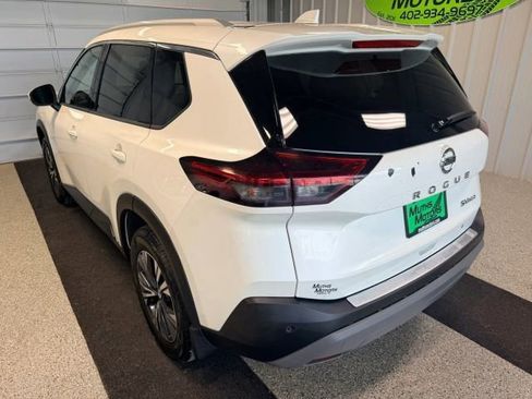 Used 2021 Nissan Rogue SV w/ Premium Package AWD/4WD image 4
