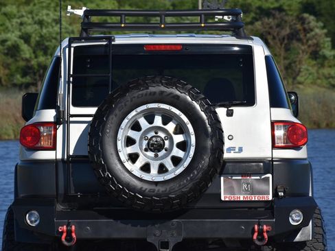 Used 2010 Toyota FJ Cruiser 4WD image 17