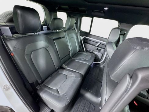 Used 2024 Land Rover Defender 110 X-Dynamic SE image 30