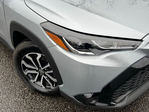 Certified 2024 Toyota Corolla Cross SE w/ Moonroof Package image 2