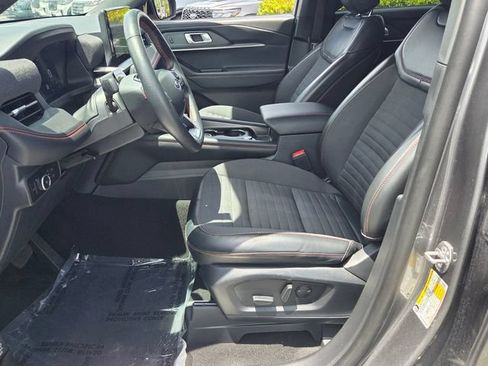 Certified 2025 Ford Explorer ST-Line AWD/4WD image 9