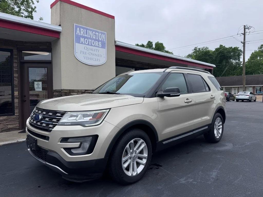 Used 2017 Ford Explorer XLT w/ Equipment Group 201A FWD image 1