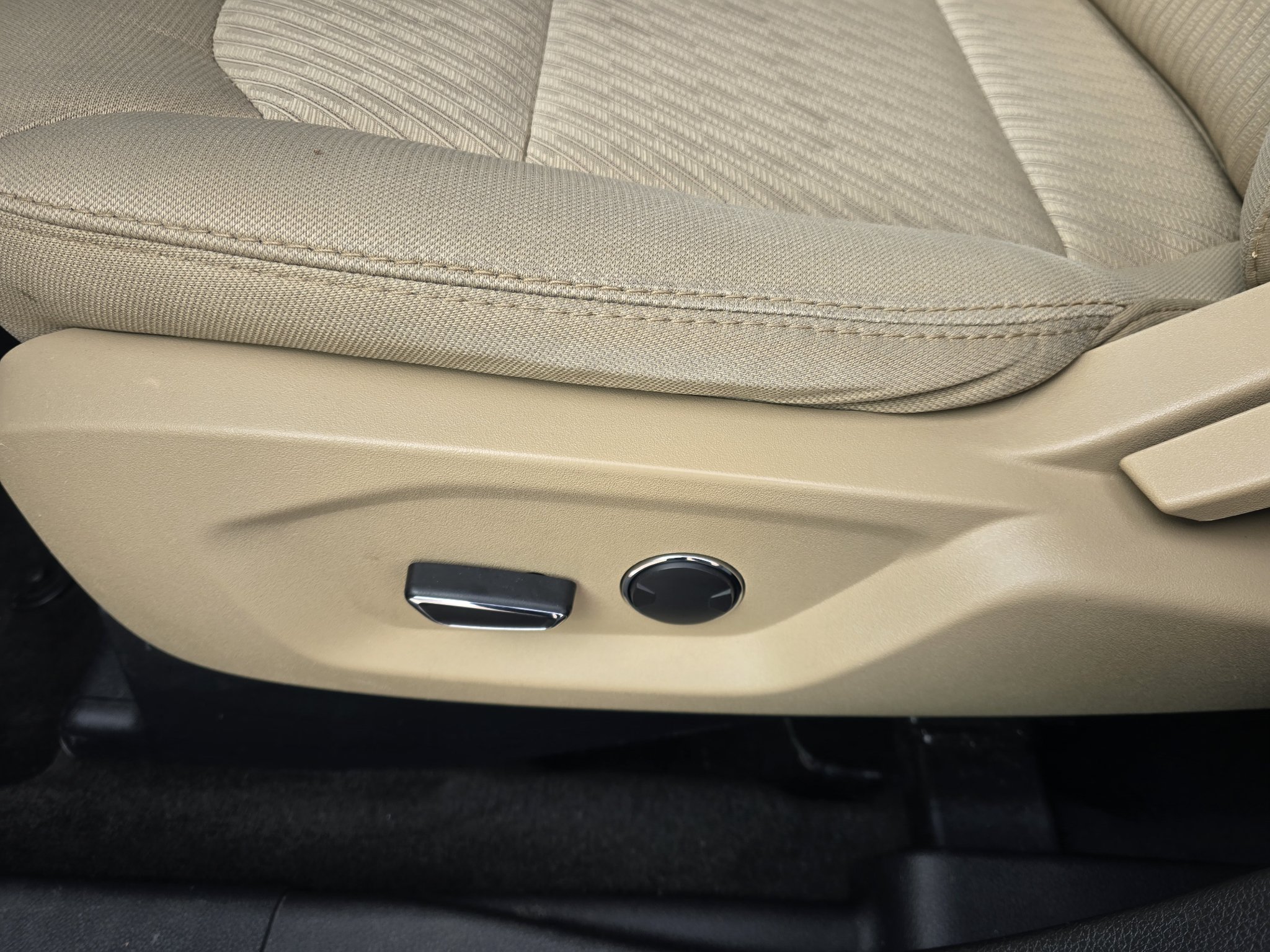 Used 2017 Ford Explorer 4WD image 16