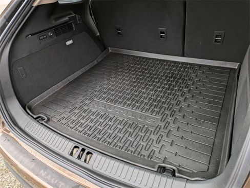 Certified 2022 Lincoln Nautilus Reserve w/ Luxury Package image 29