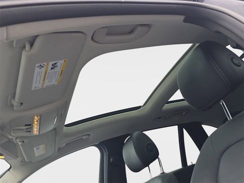 Used 2019 Mercedes-Benz GLC 300 4MATIC image 34