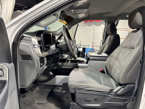 Used 2024 Ford F250 XLT w/ FX4 Off-Road Package AWD/4WD image 2