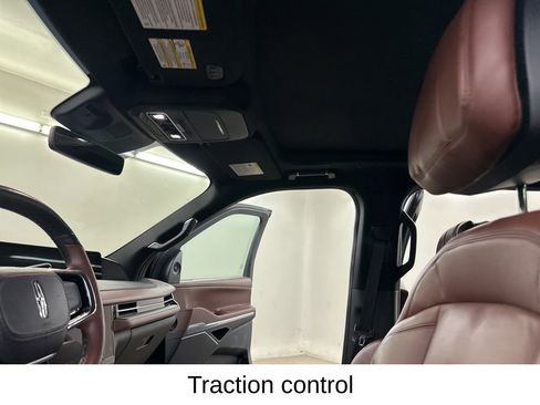 Used 2025 Lincoln Navigator Reserve AWD/4WD image 28