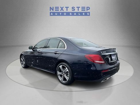 Used 2017 Mercedes-Benz E 300 4MATIC image 5