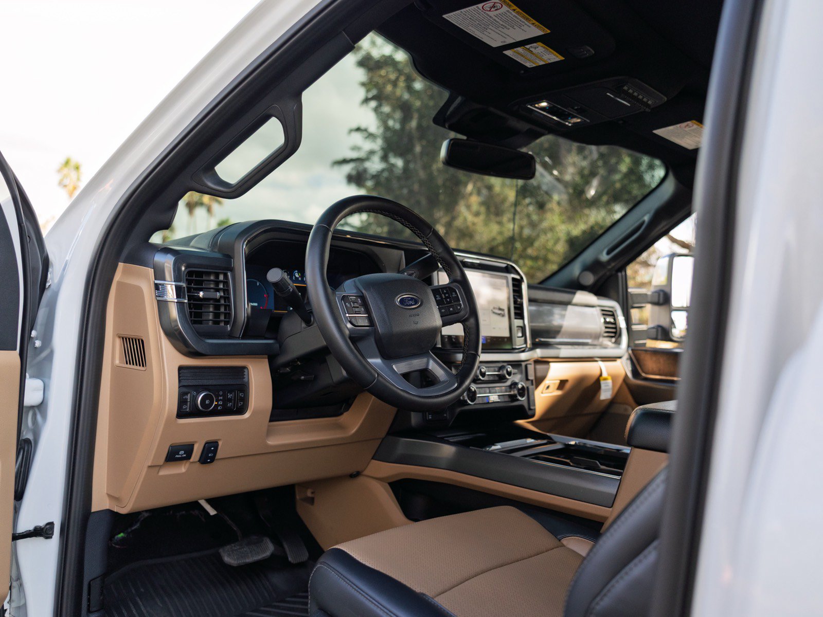 Used 2025 Ford F250 Lariat w/ Lariat Ultimate Package AWD/4WD image 20