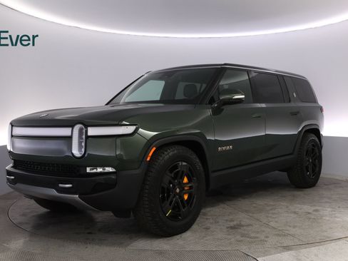Used 2023 Rivian R1S Adventure AWD/4WD image 2