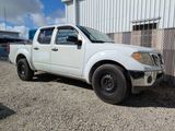 Used 2011 Nissan Frontier SV image 2