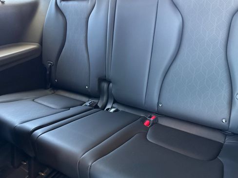 New 2026 Kia Carnival EX FWD image 15