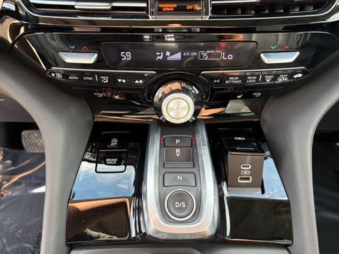 Used 2024 Acura MDX SH-AWD w/ Technology Package image 19