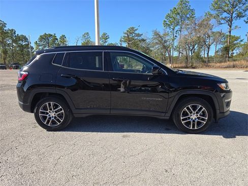 Used 2020 Jeep Compass Latitude image 3