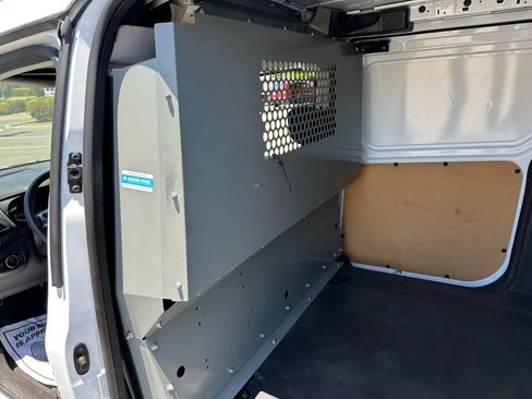 Used 2014 Ford Transit Connect XLT image 10