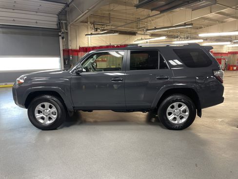 Certified 2024 Toyota 4Runner SR5 Premium image 7