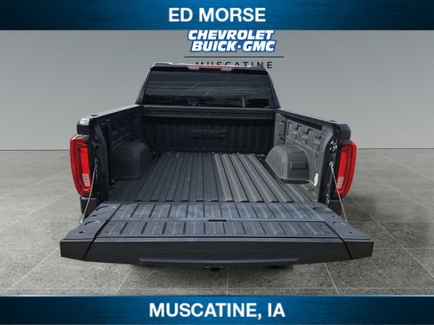 Used 2023 GMC Sierra 1500 SLT w/ SLT Convenience Package AWD/4WD image 18
