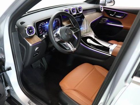 Used 2025 Mercedes-Benz GLC 350e GLC 350e w/ Driver Assistance Package image 23