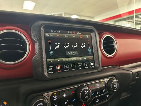 Certified 2023 Jeep Wrangler Unlimited Rubicon w/ Cold Weather Group AWD/4WD image 20
