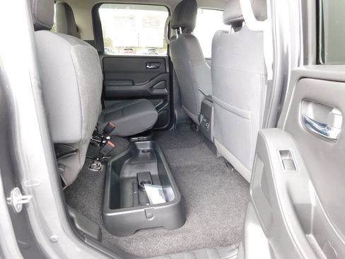 Used 2023 Nissan Frontier SV w/ SV Convenience Package image 27