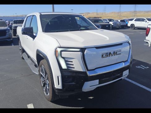Used 2025 GMC Sierra EV Denali AWD/4WD image 14