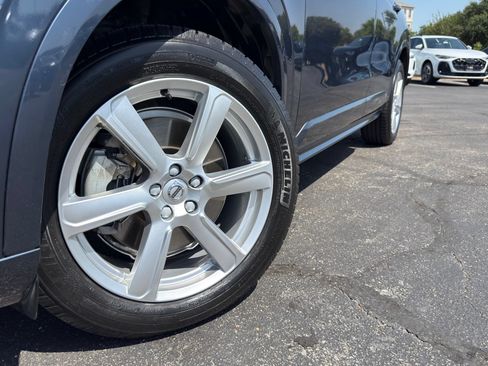 Used 2020 Volvo XC90 T6 Momentum AWD/4WD image 4
