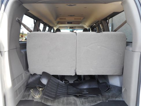 Used 2017 Chevrolet Express 3500 LT w/ LT Preferred Equipment Group image 17