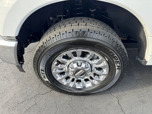 Used 2022 Ford F250 XLT w/ XLT Premium Package image 11