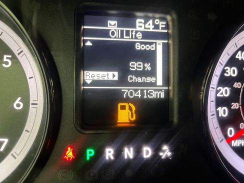 Used 2018 RAM 1500 ST w/ SXT Appearance Group image 27