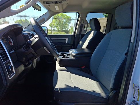 Used 2024 RAM 1500 Classic SLT AWD/4WD image 13