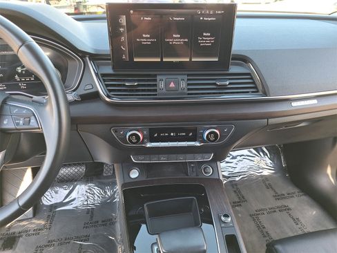 Used 2022 Audi Q5 e Premium w/ Convenience Package image 21