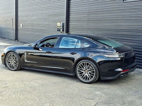 Certified 2023 Porsche Panamera 4 Platinum Edition image 3
