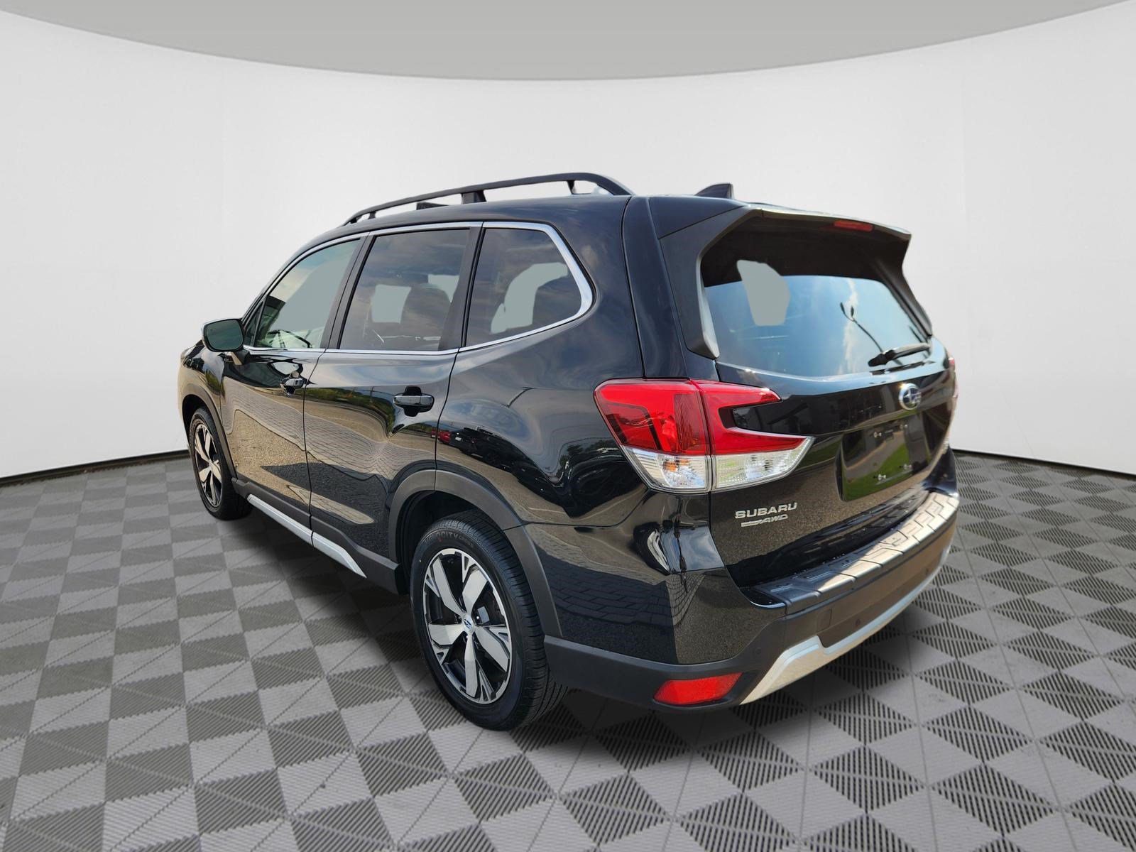 Used 2020 Subaru Forester Touring w/ Popular Package #2 AWD/4WD image 3