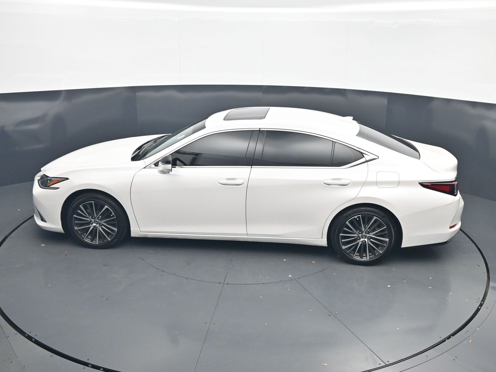 Used 2025 Lexus ES 350 w/ Premium Package FWD image 30