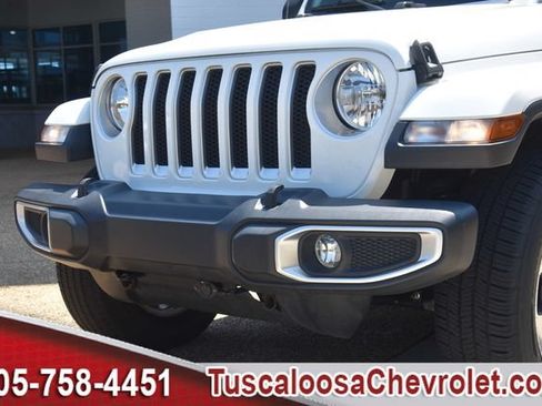 Used 2018 Jeep Wrangler Unlimited Sahara AWD/4WD image 43