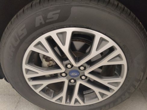 Used 2020 Ford Escape SEL image 31