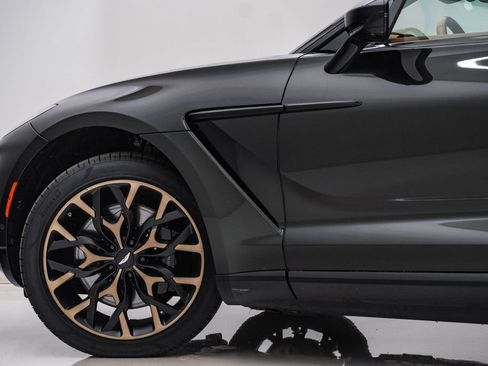Used 2023 Aston Martin DBX AWD/4WD image 14