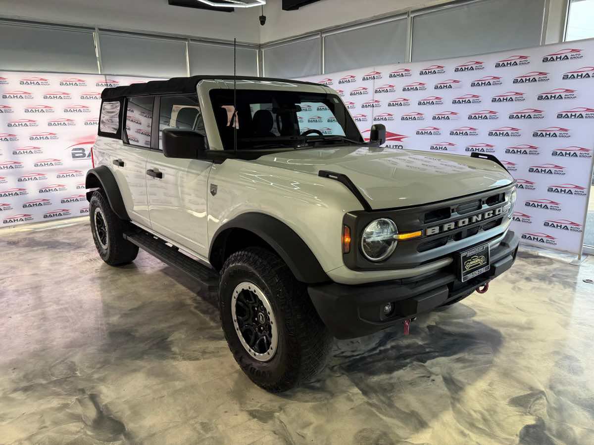 Used 2022 Ford Bronco Big Bend w/ Sasquatch Package AWD/4WD image 4
