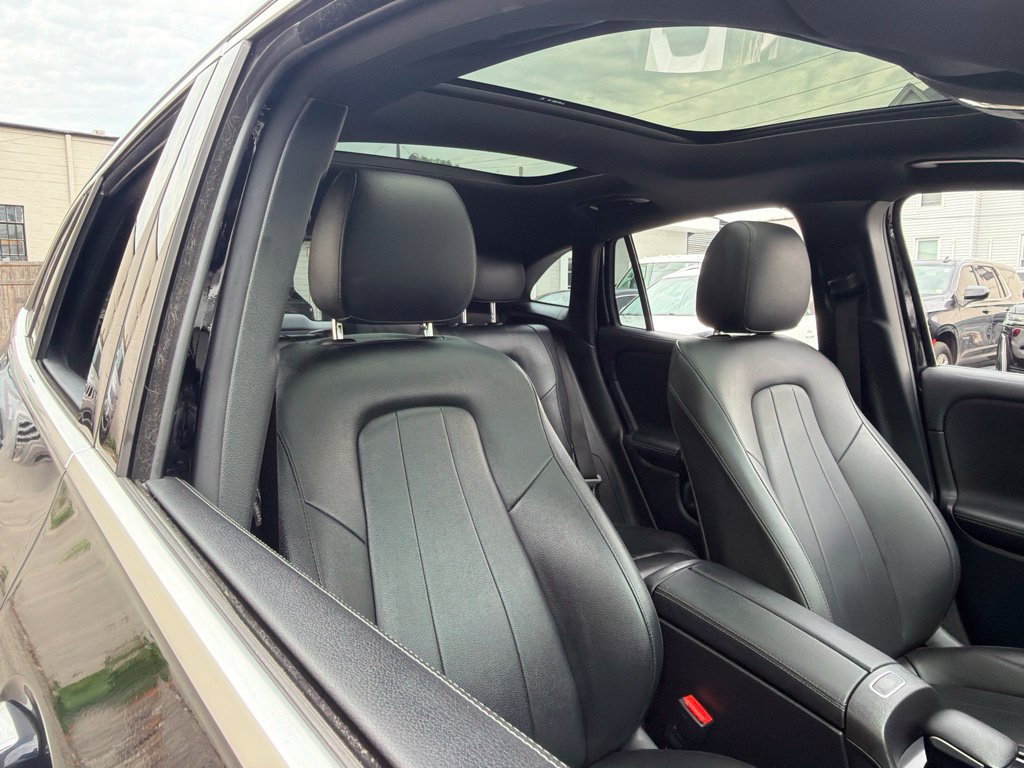 Used 2022 Mercedes-Benz GLA 250 4MATIC image 16