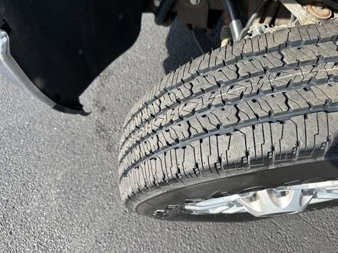 Used 2024 Chevrolet Silverado 2500 LT image 27