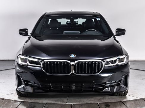 Used 2023 BMW 530i xDrive w/ Premium Package AWD/4WD image 8