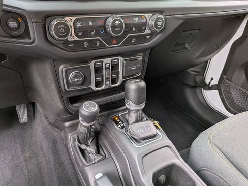 Certified 2025 Jeep Wrangler Unlimited Sahara AWD/4WD image 19
