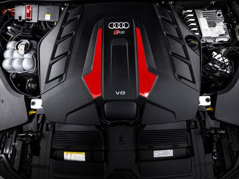 Used 2025 Audi RS Q8 performance image 26
