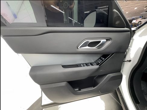 Used 2025 Land Rover Range Rover Velar S AWD/4WD image 23