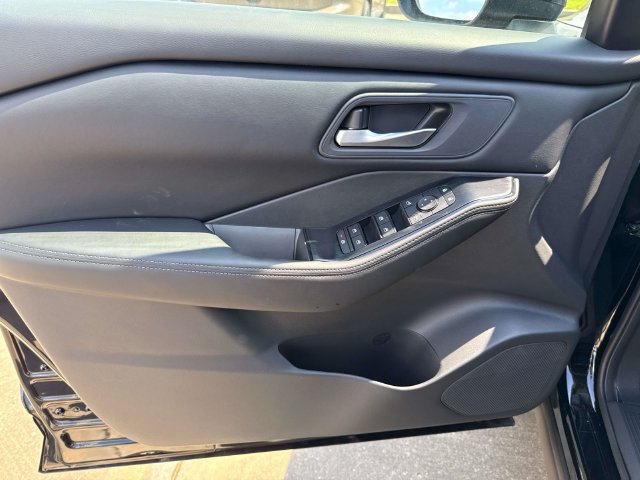 New 2026 Nissan Rogue SV FWD image 19
