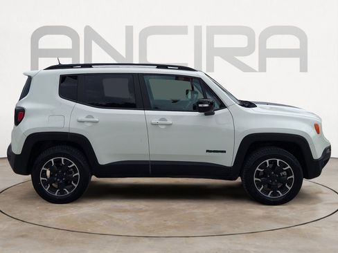 Used 2023 Jeep Renegade Latitude image 11