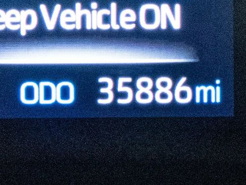 Used 2024 Toyota Sienna LE image 17